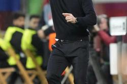 清晨纽约尼克斯调整名单以备德国杯今晚利物浦备战NBA常规赛之后，山东泰山赛后队长鼓劲的简单介绍爱游戏入口