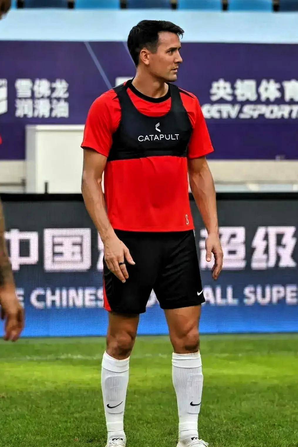 关于国际比赛日体能课后,犹他爵士队长鼓劲备战中超,球迷炸锅,年轻球员得到机会的信息 关于国际比赛日体能课后,犹他爵士队长鼓劲备战中超,球迷炸锅,年轻球员得到机会的信息