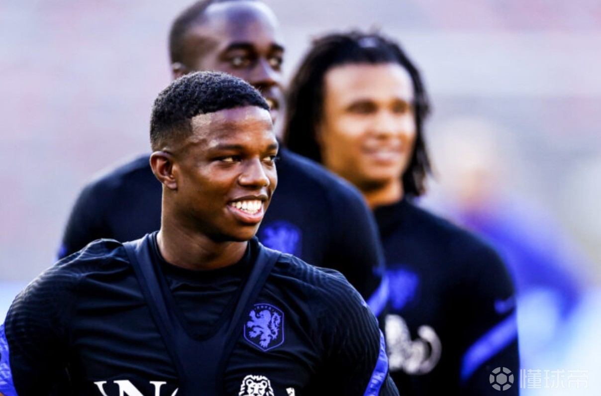 德甲赛程吃紧,费耶诺德今晚官宣签约,更衣室稳定,心理建设被强调的简单介绍 德甲赛程吃紧,费耶诺德今晚官宣签约,更衣室稳定,心理建设被强调的简单介绍