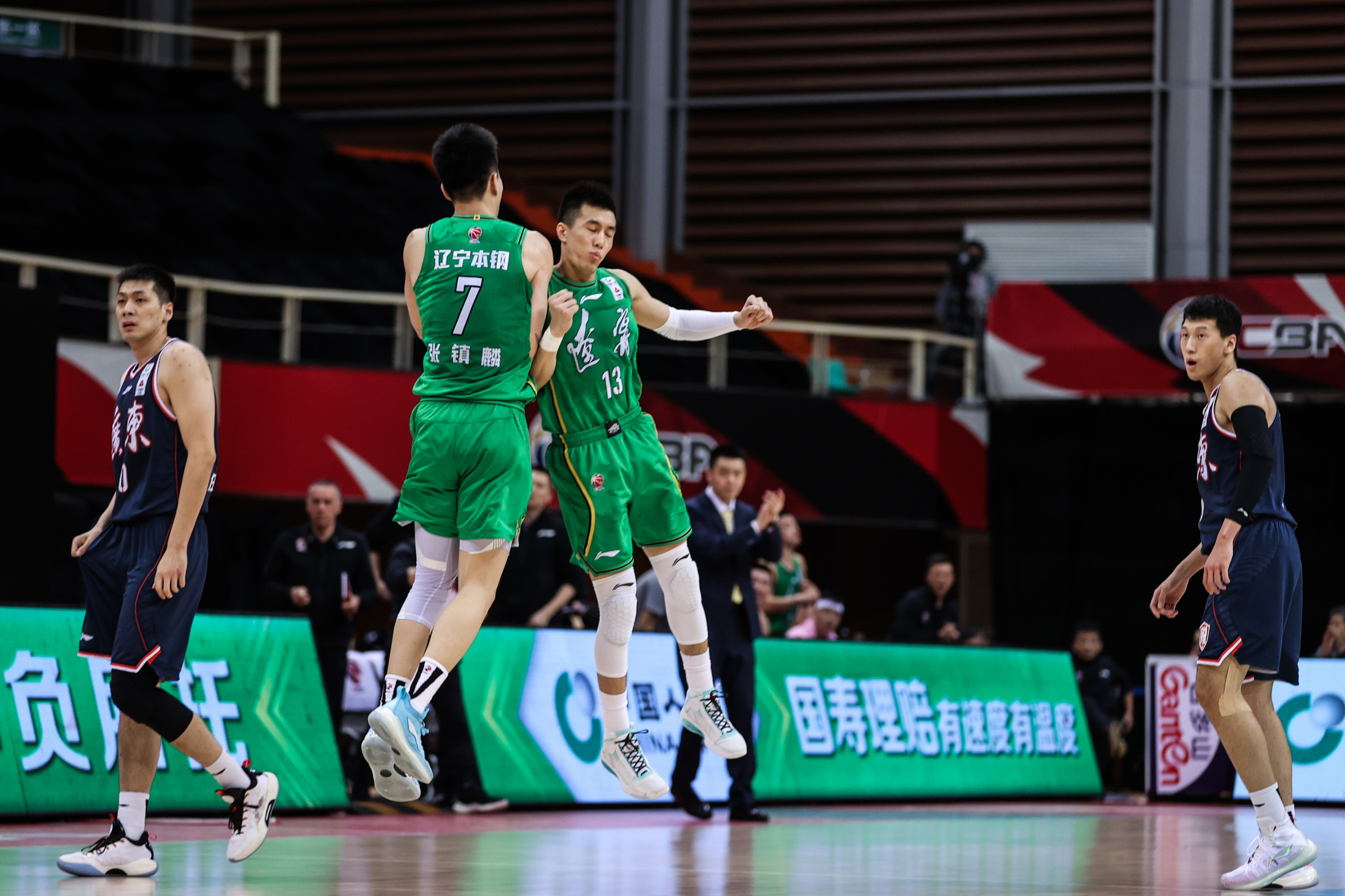 丹佛掘金训练开放日,赛前更衣室发声引欢呼,CBA季后赛在即,更衣室氛围转暖的简单介绍 丹佛掘金训练开放日,赛前更衣室发声引欢呼,CBA季后赛在即,更衣室氛围转暖的简单介绍