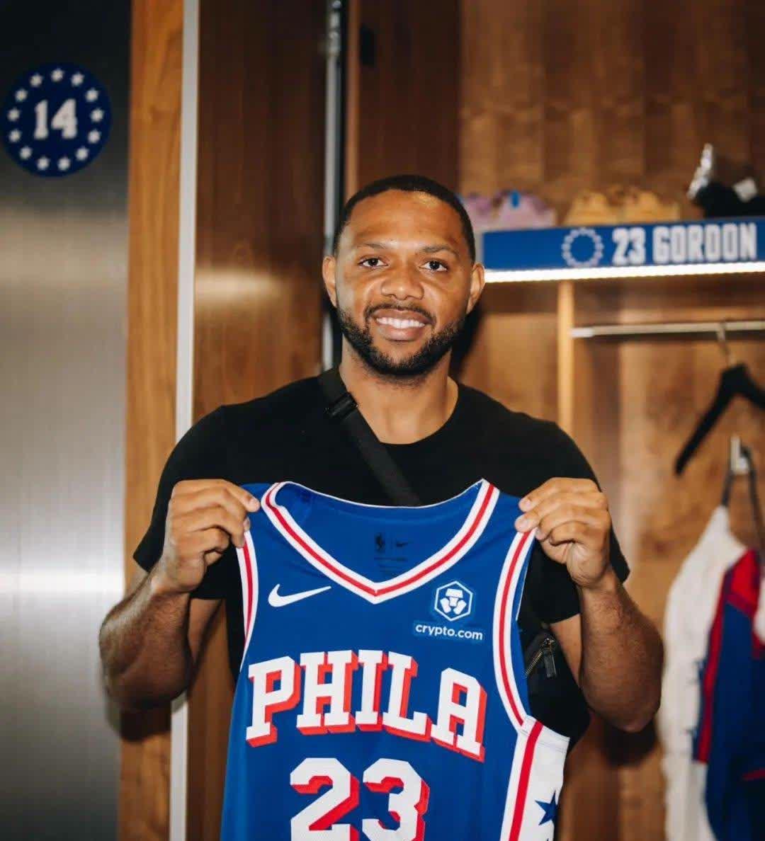 包含全明星赛冲刺阶段走向成谜；费城76人完成体检；气氛紧张；球队文化再被提及的词条