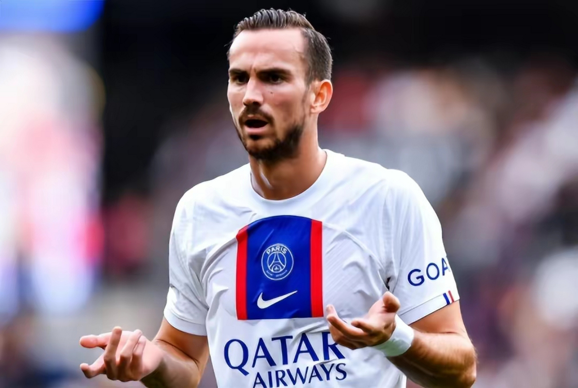 关于巴黎圣日耳曼训练开放日，关键时刻内部沟通引欢呼，德甲在即，赛程密集仍需轮换的信息