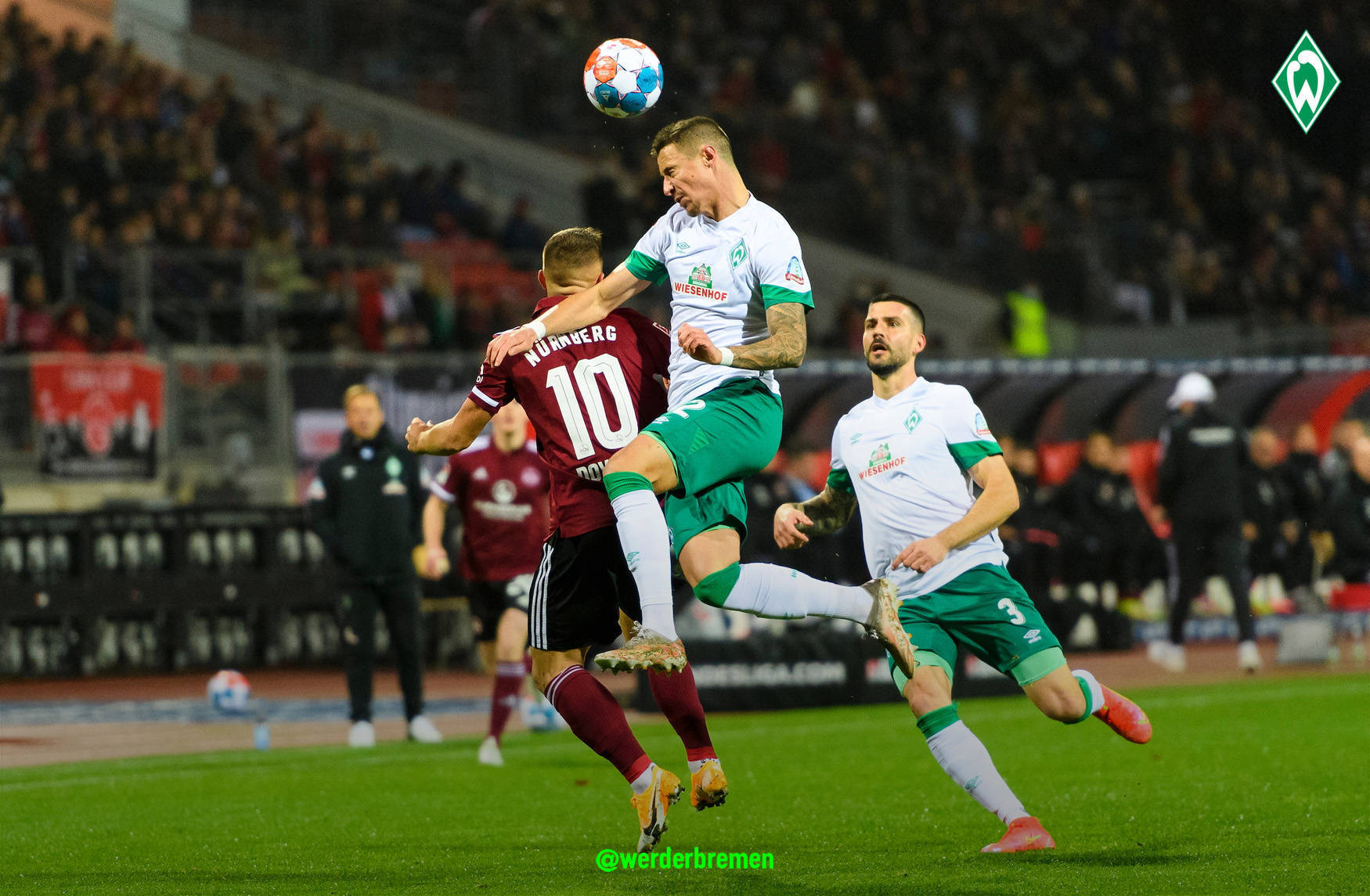 包含拉齐奥发布备战花絮，转会期临场应变，德甲任务艰巨，控场能力受关注的词条