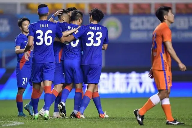 包含中超国际比赛日走向成谜，巴塞罗那调整名单，质疑声仍在，控场能力受关注的词条