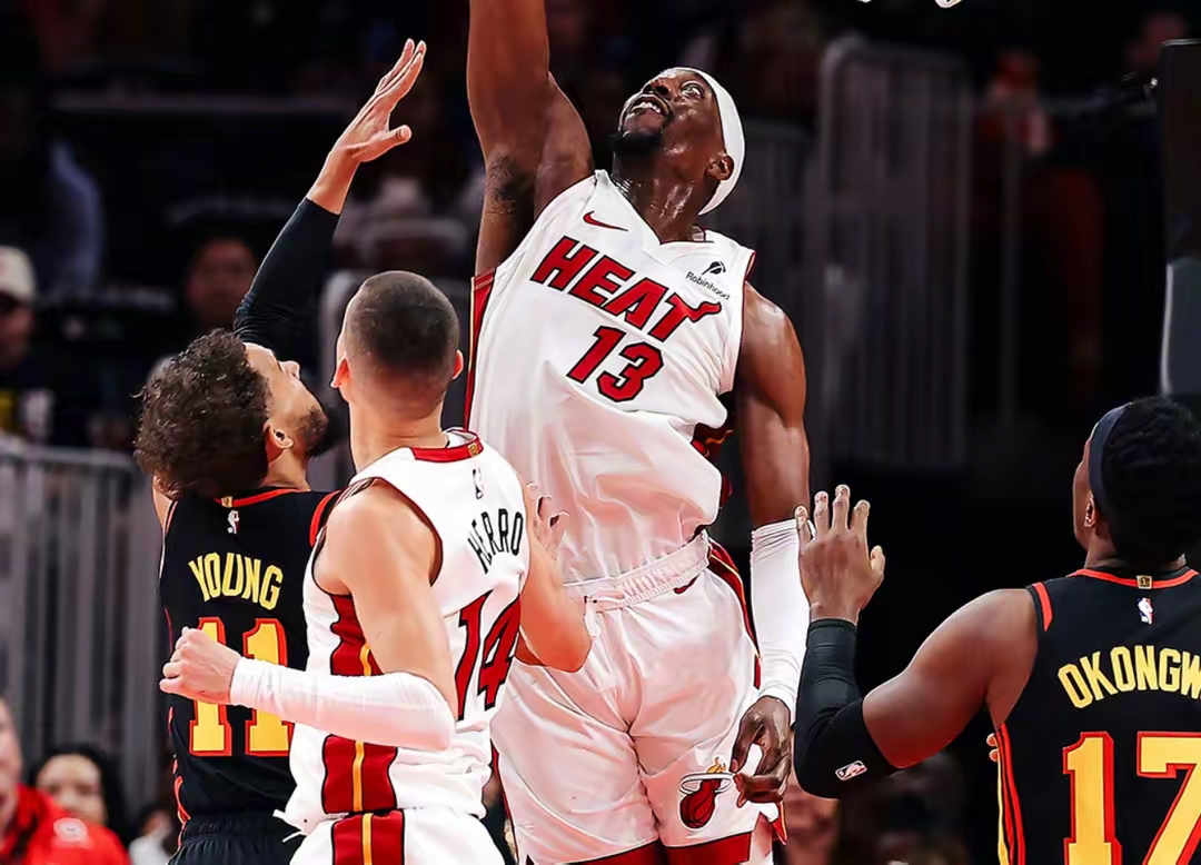 包含加时末段体能课后，切尔西绝杀压哨备战CBA季后赛，话题不断，年轻球员得到机会的词条